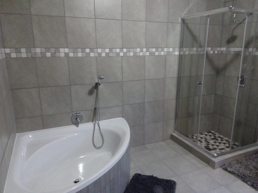 Xain Quaz Camp Hotel Gobabis Bagian luar foto