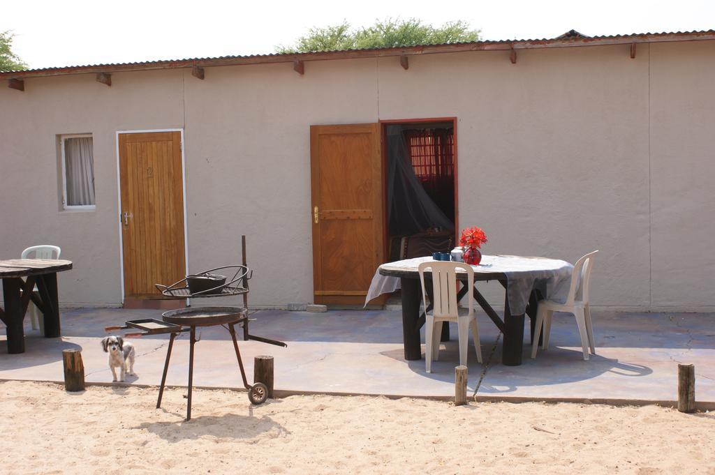 Xain Quaz Camp Hotel Gobabis Bagian luar foto